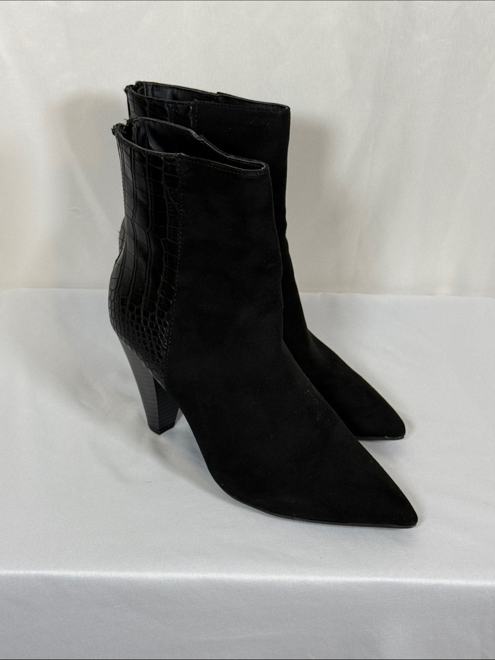 New Directions Alysse Black Croc Suede Cone Heel Booties NWB 10